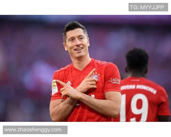 大罗退役足球明星表演赛震撼开赛 众多传奇球员共聚一堂展现风采 大罗退役足球明星表演赛震撼开赛 众多传奇球员共聚一堂展现风采